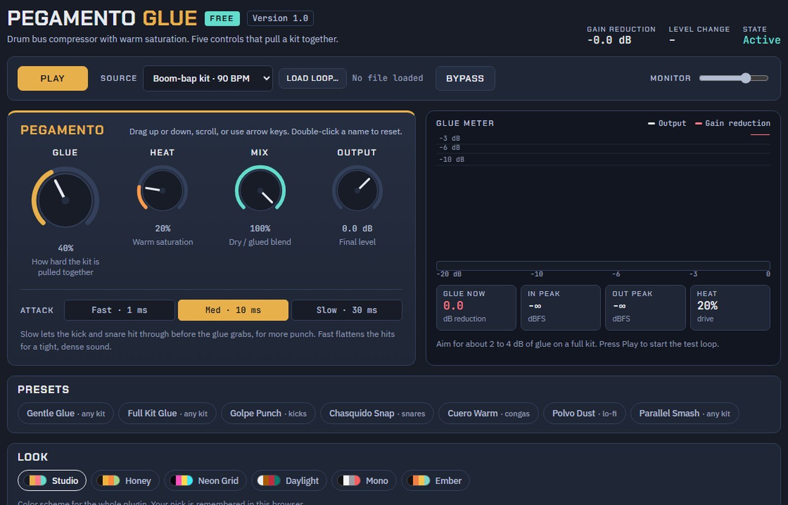 Pegamento's interface: four knobs, an attack switch and a glue meter